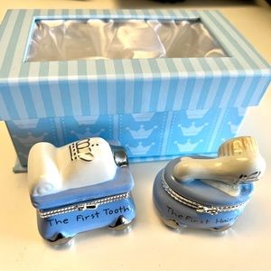 Boys first curl and first tooth boxes.